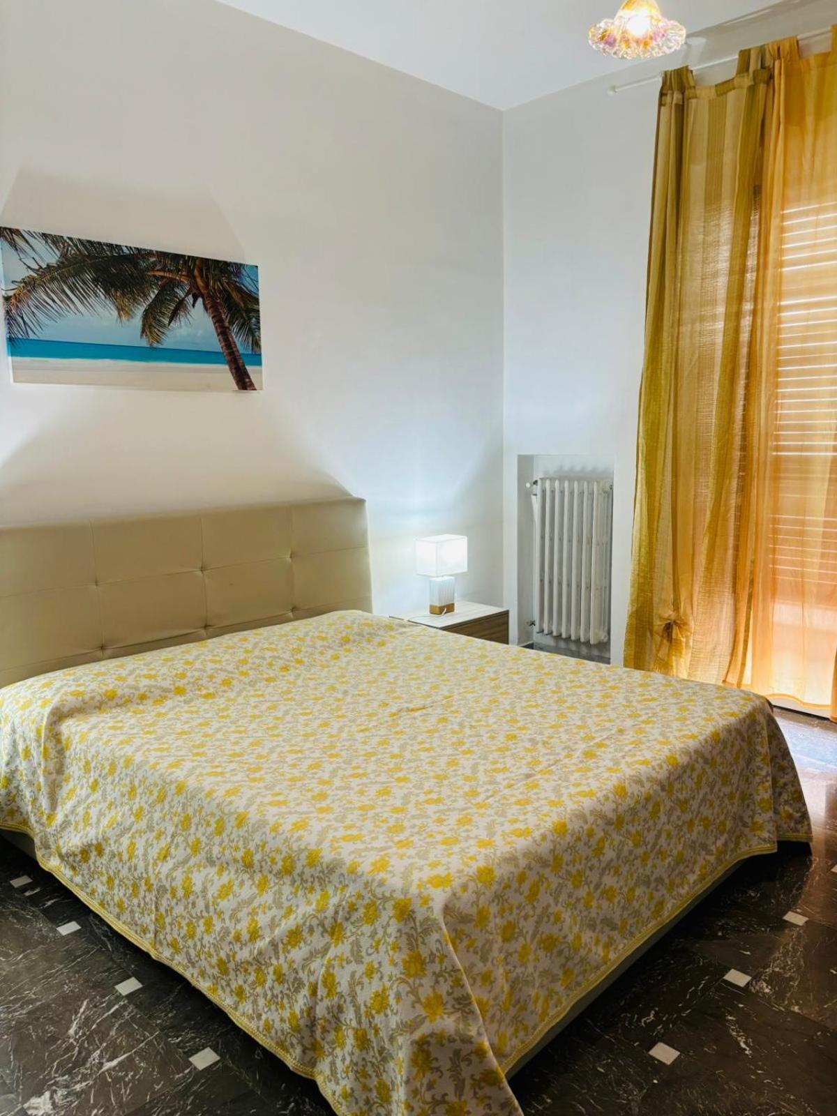 Matthias Central Rooms And Accomodation Bari Exterior foto