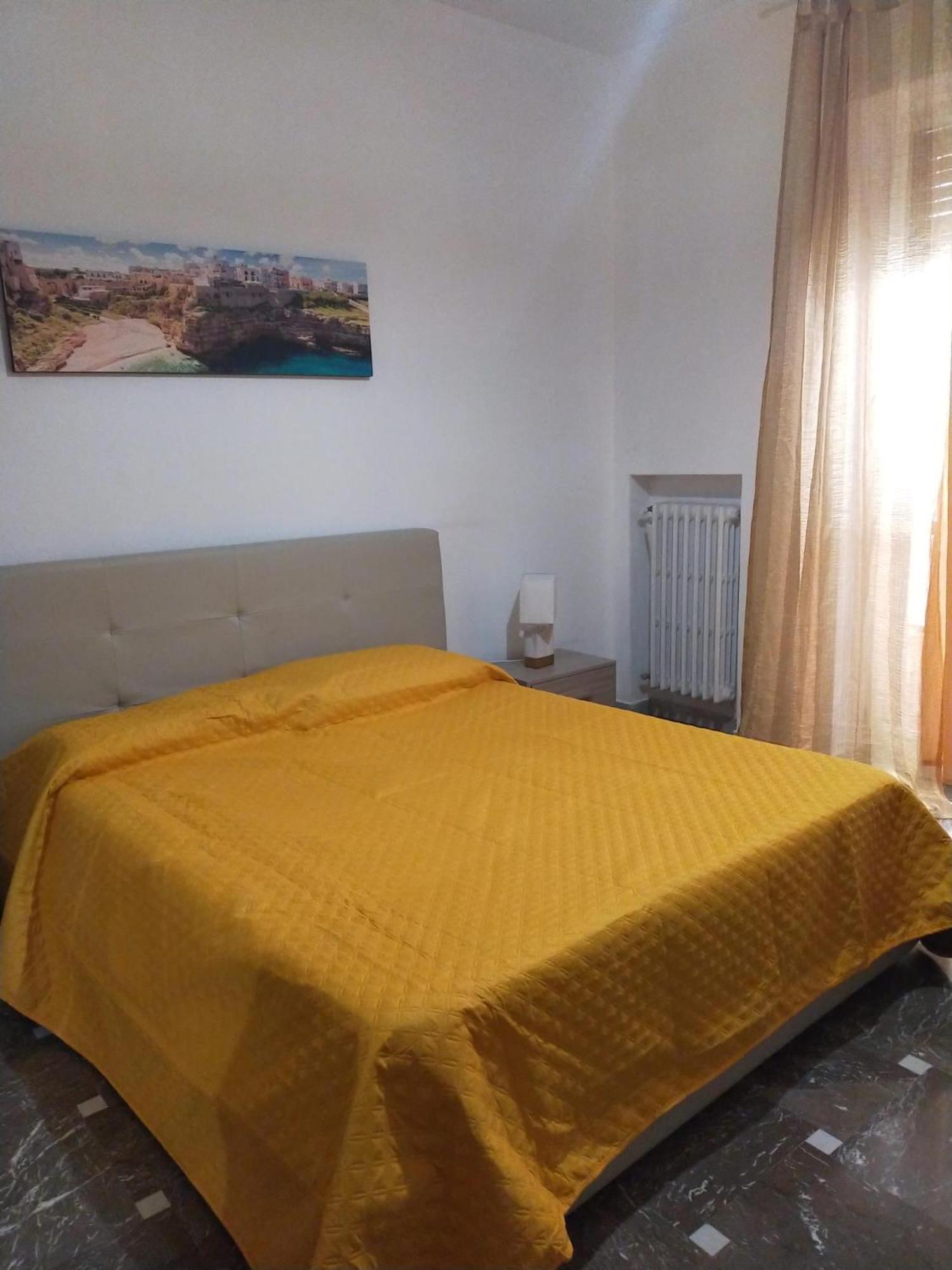 Matthias Central Rooms And Accomodation Bari Exterior foto