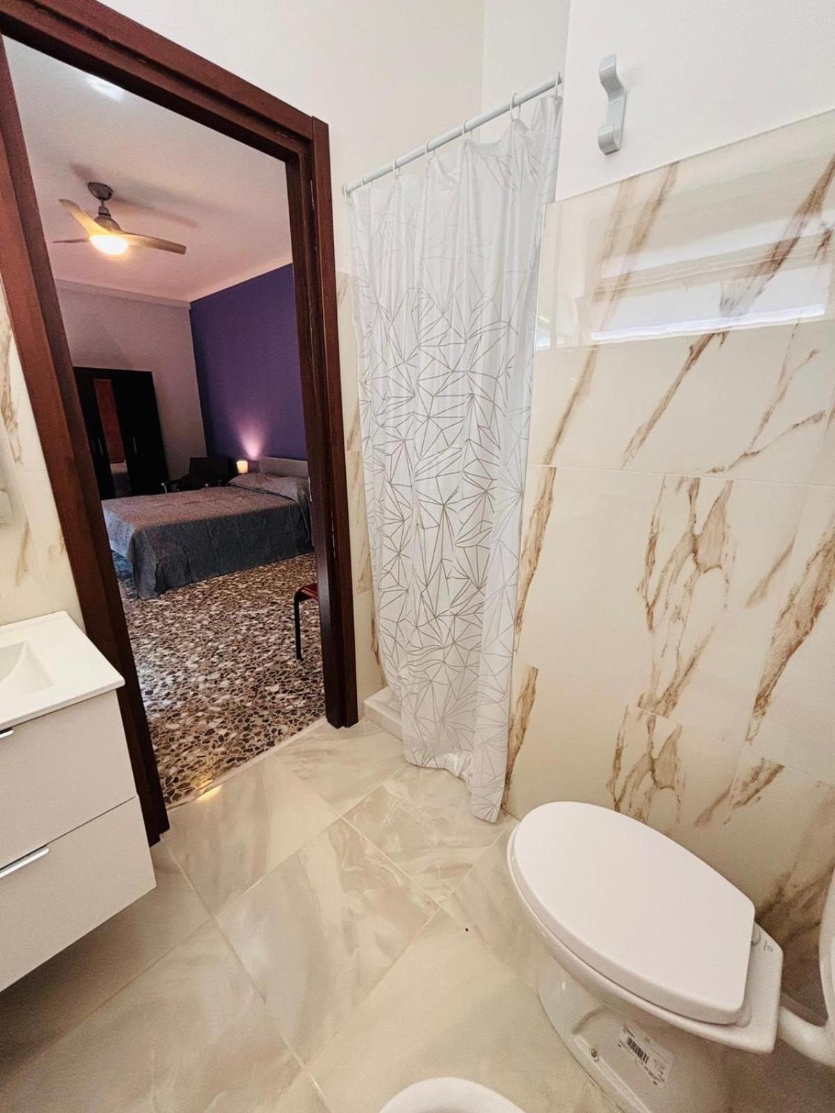 Matthias Central Rooms And Accomodation Bari Exterior foto