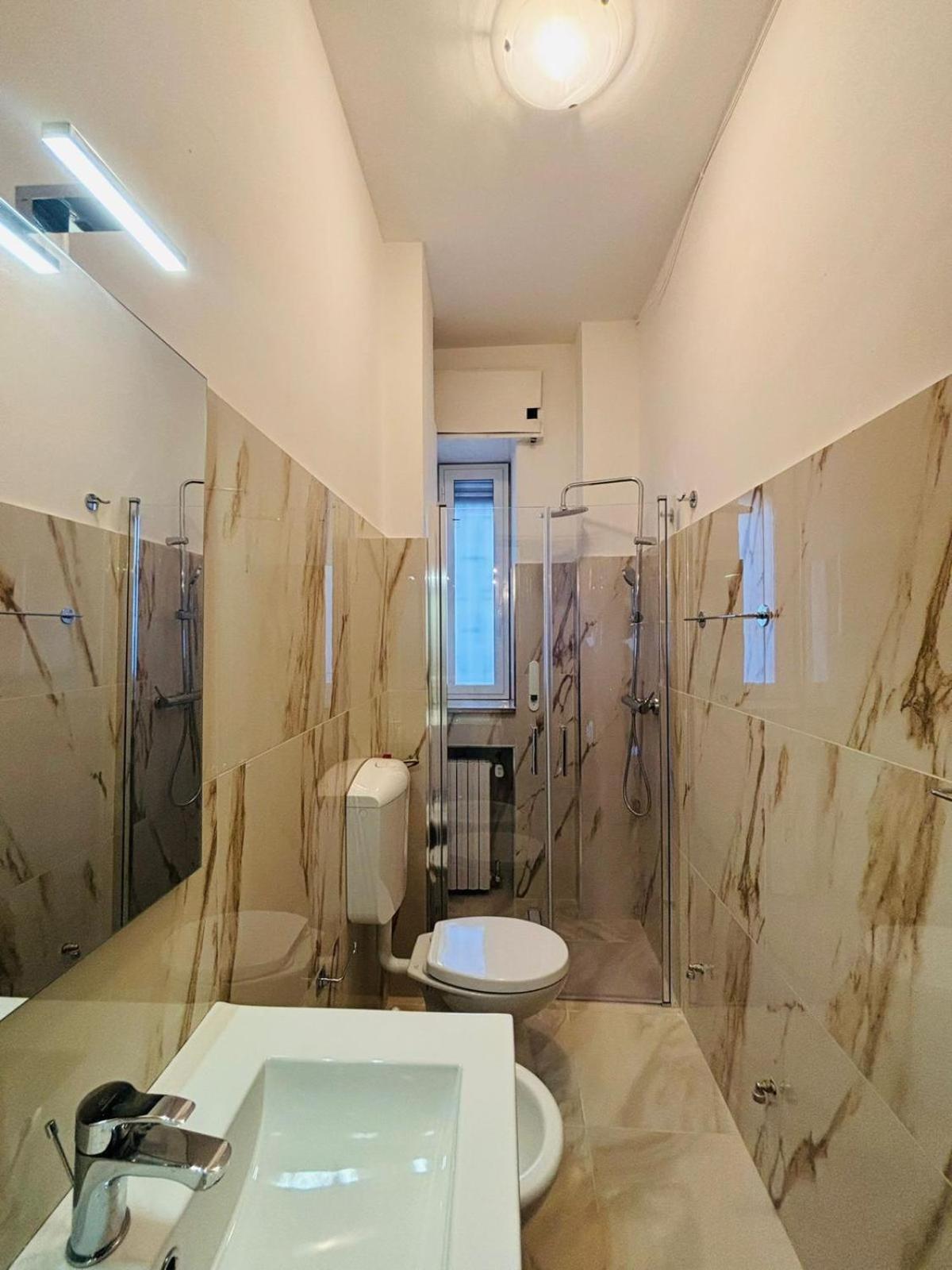 Matthias Central Rooms And Accomodation Bari Exterior foto