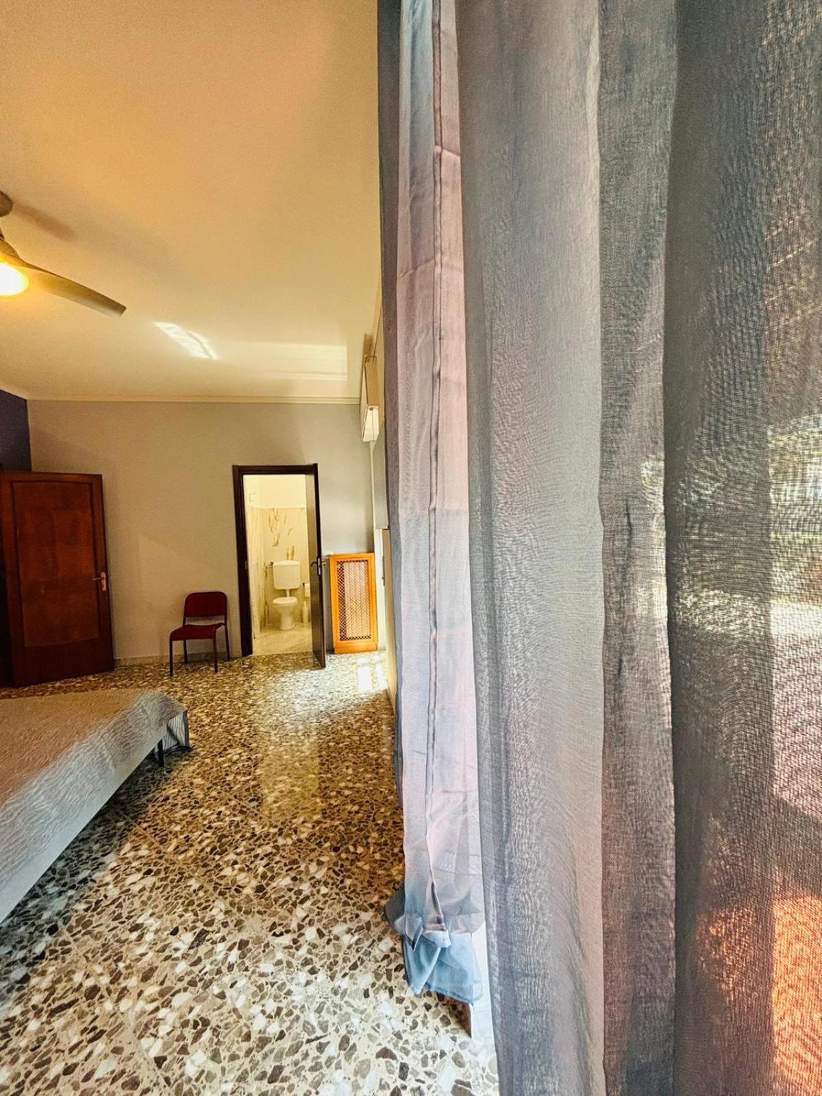 Matthias Central Rooms And Accomodation Bari Exterior foto