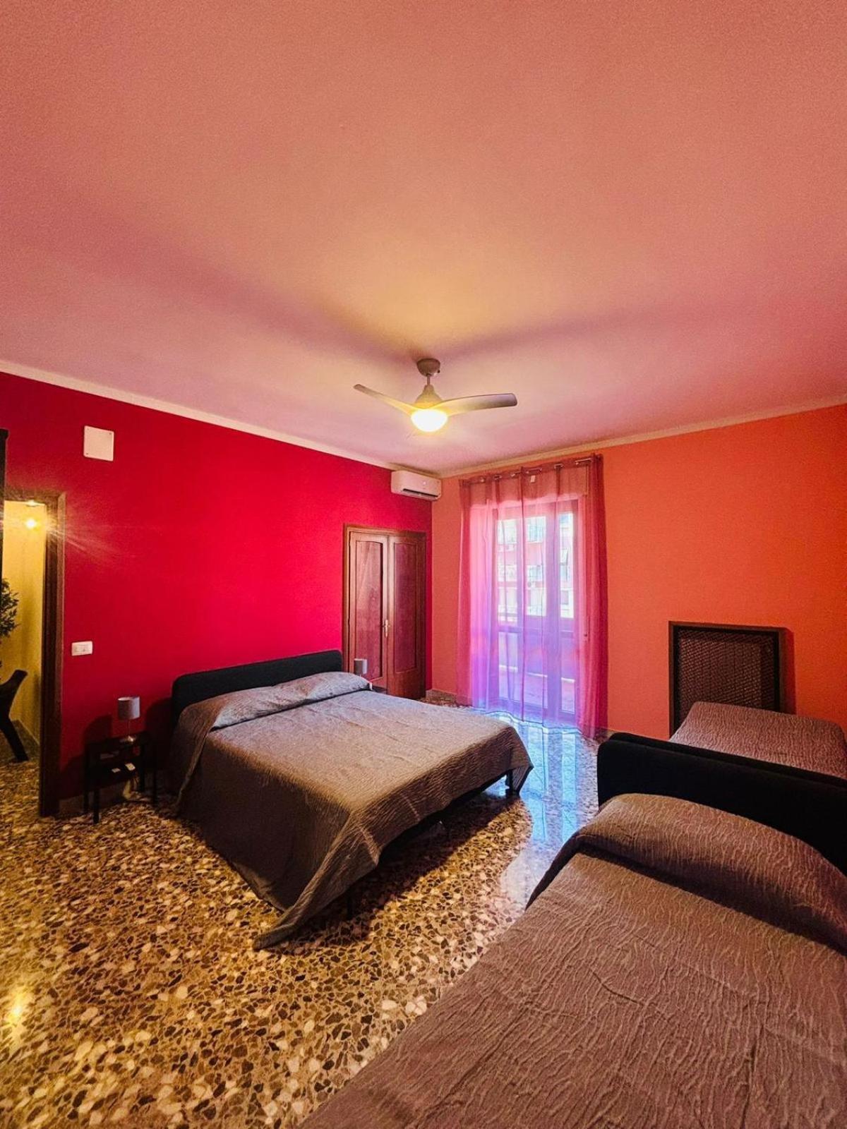 Matthias Central Rooms And Accomodation Bari Exterior foto